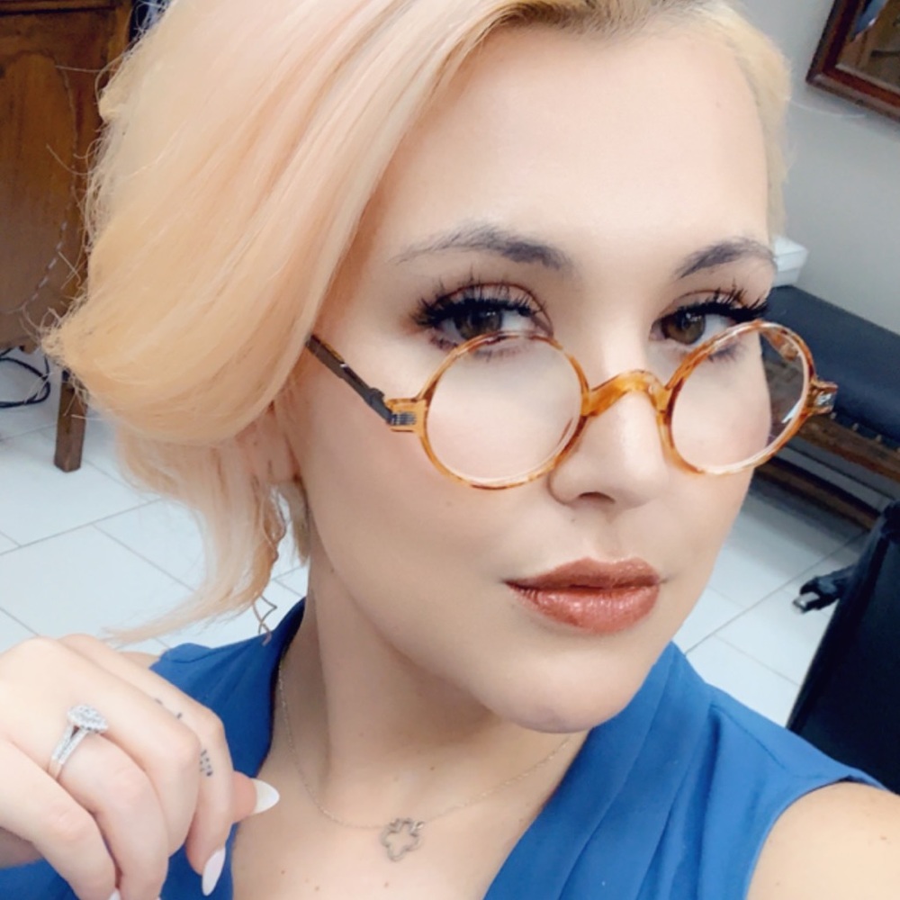 Meet your Posher, Alissa